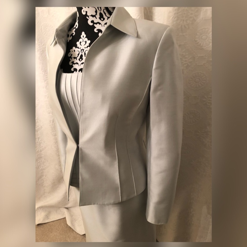 Albert Nipon wool/silk blend skirt suit size 12